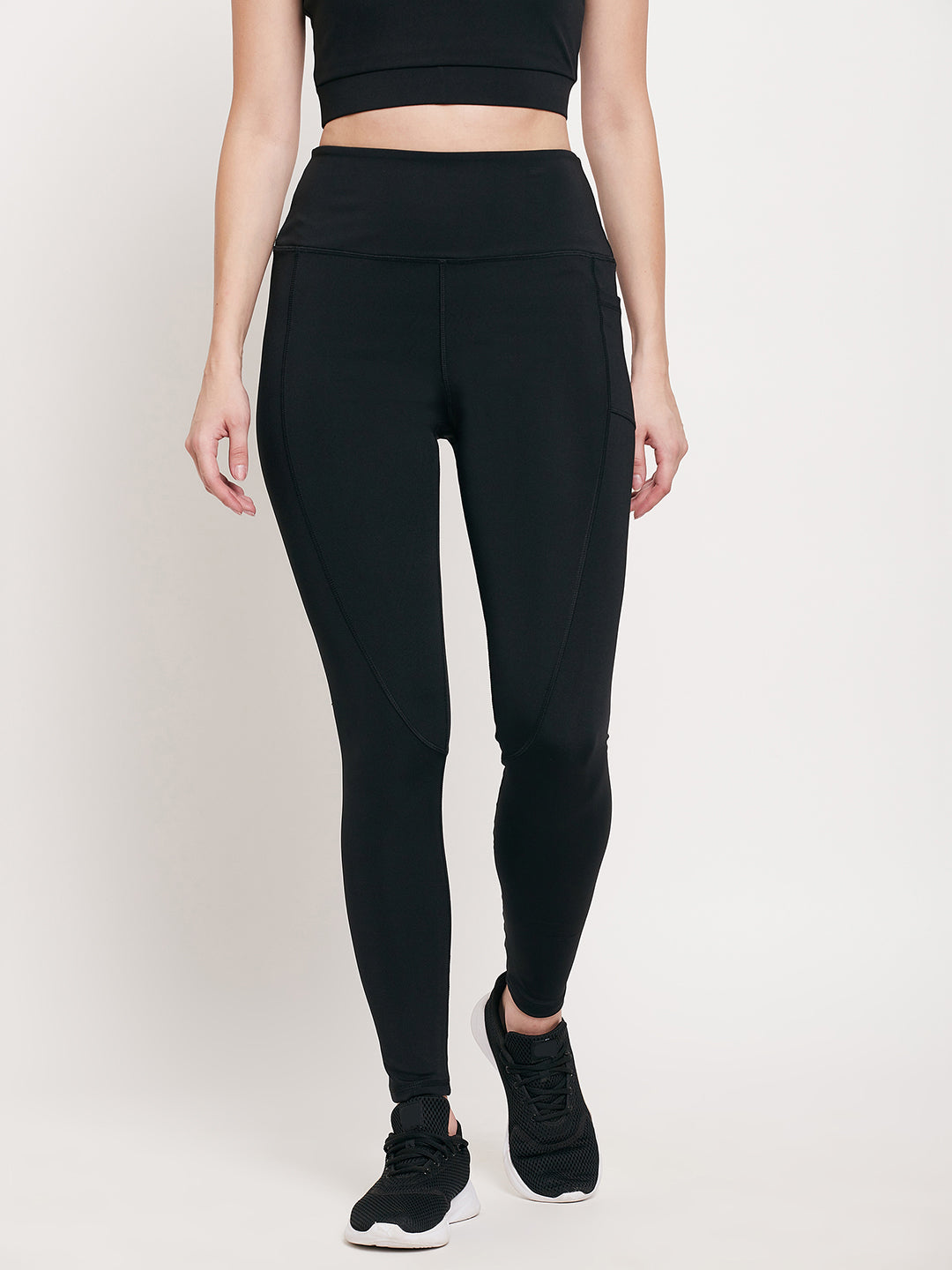 Women Black Slim Fit Rapid-Dry Antimicrobial Legging