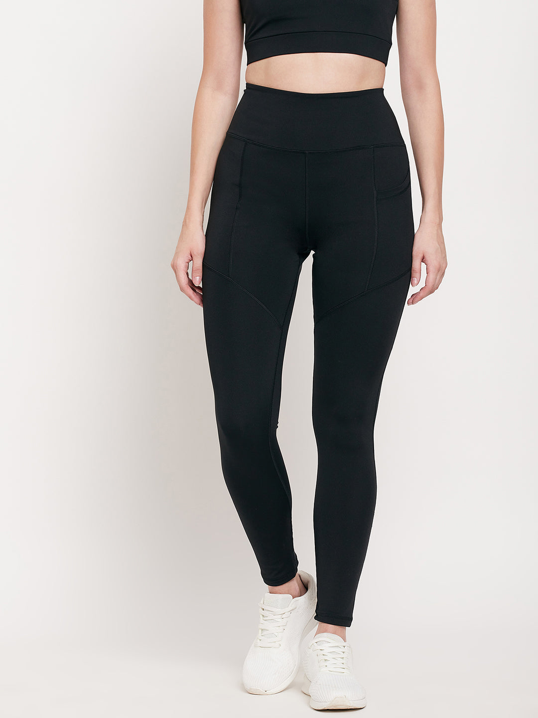 Women Black Slim Fit Rapid-Dry Antimicrobial legging