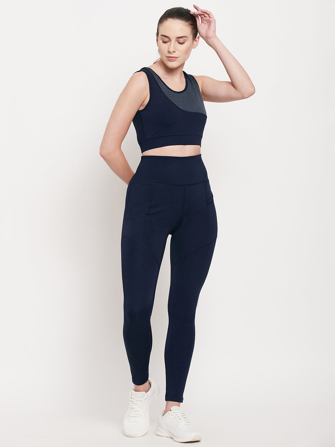 Women Black Slim Fit Rapid-Dry Antimicrobial legging