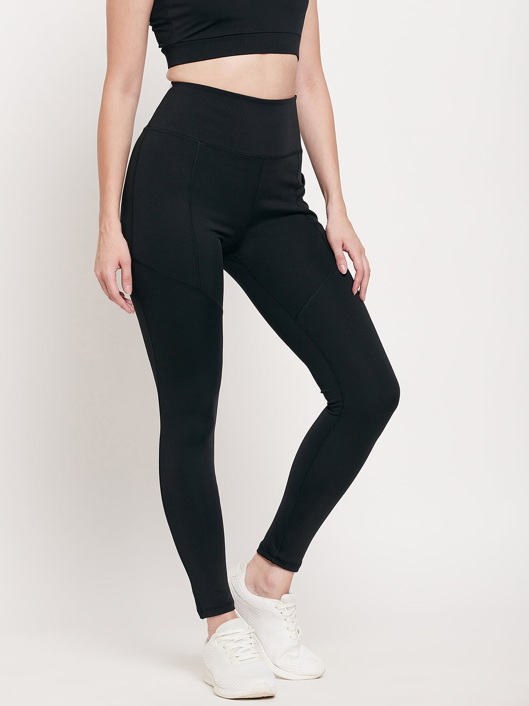 Women Black Slim Fit Rapid-Dry Antimicrobial legging