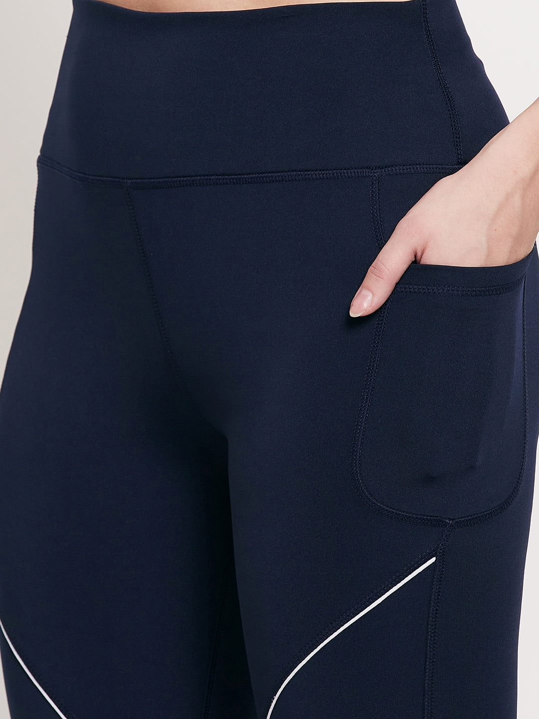 Women Navy & white Slim Fit Rapid-Dry Antimicrobial legging